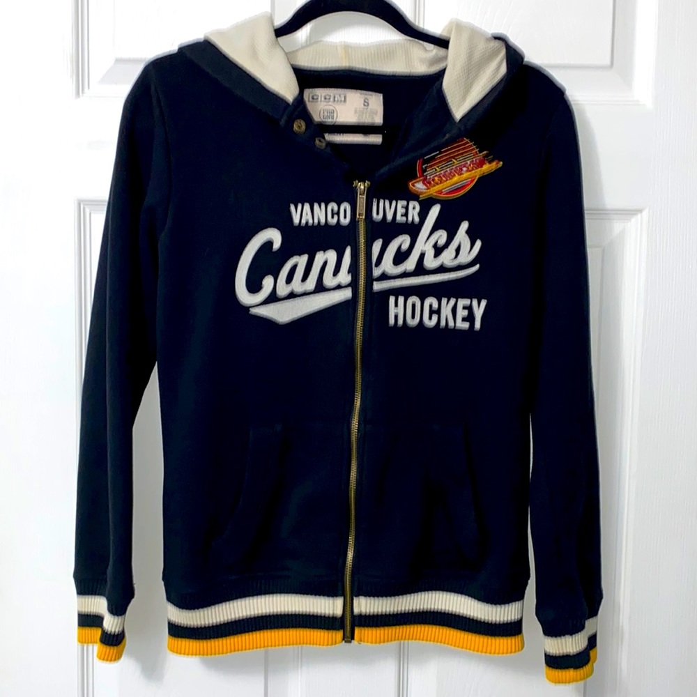 CCM Vintage inspired Canucks jacket Sz S
